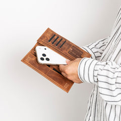 Tenuta Leather Universal Wallet