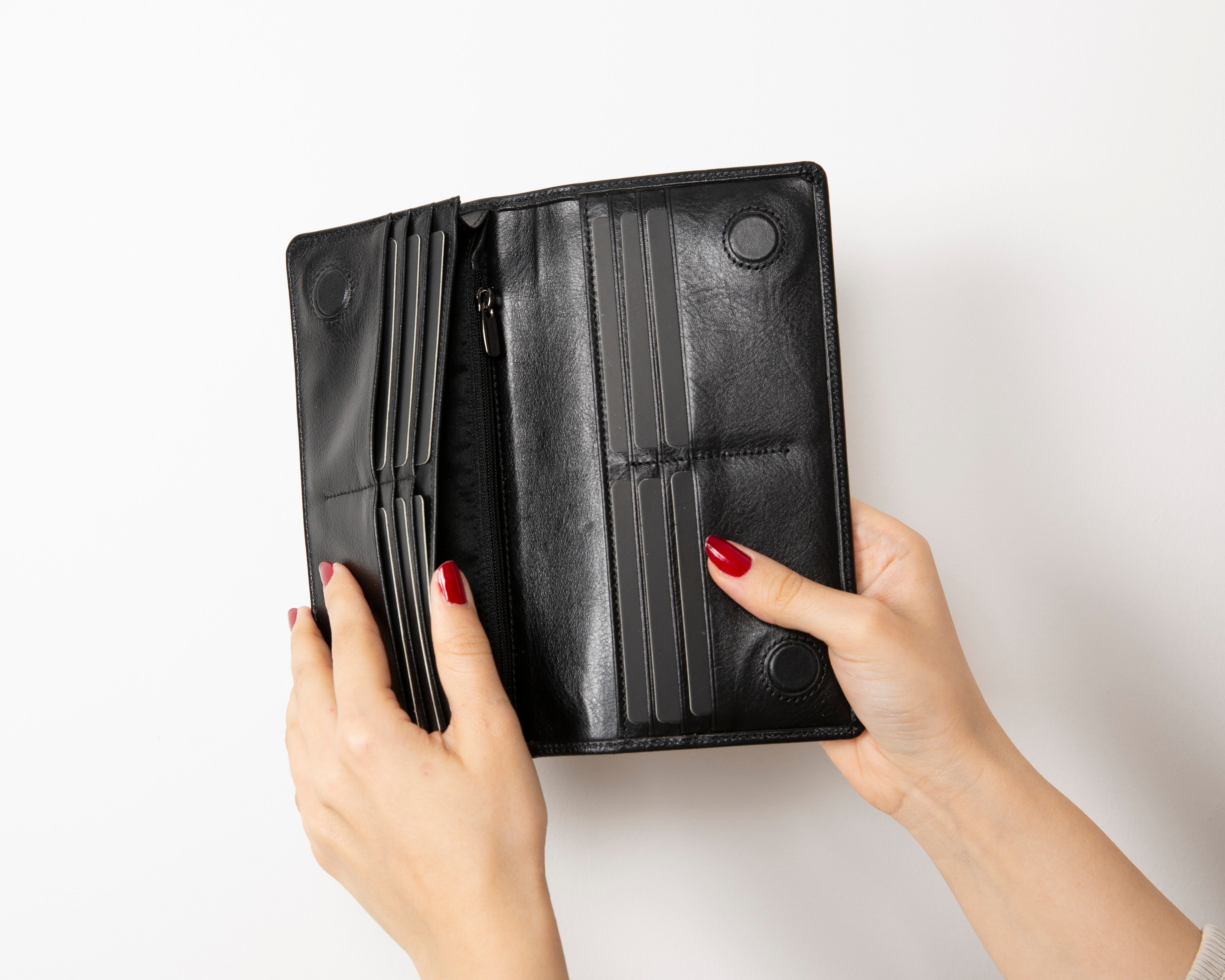 Aura Leather Universal Wallet