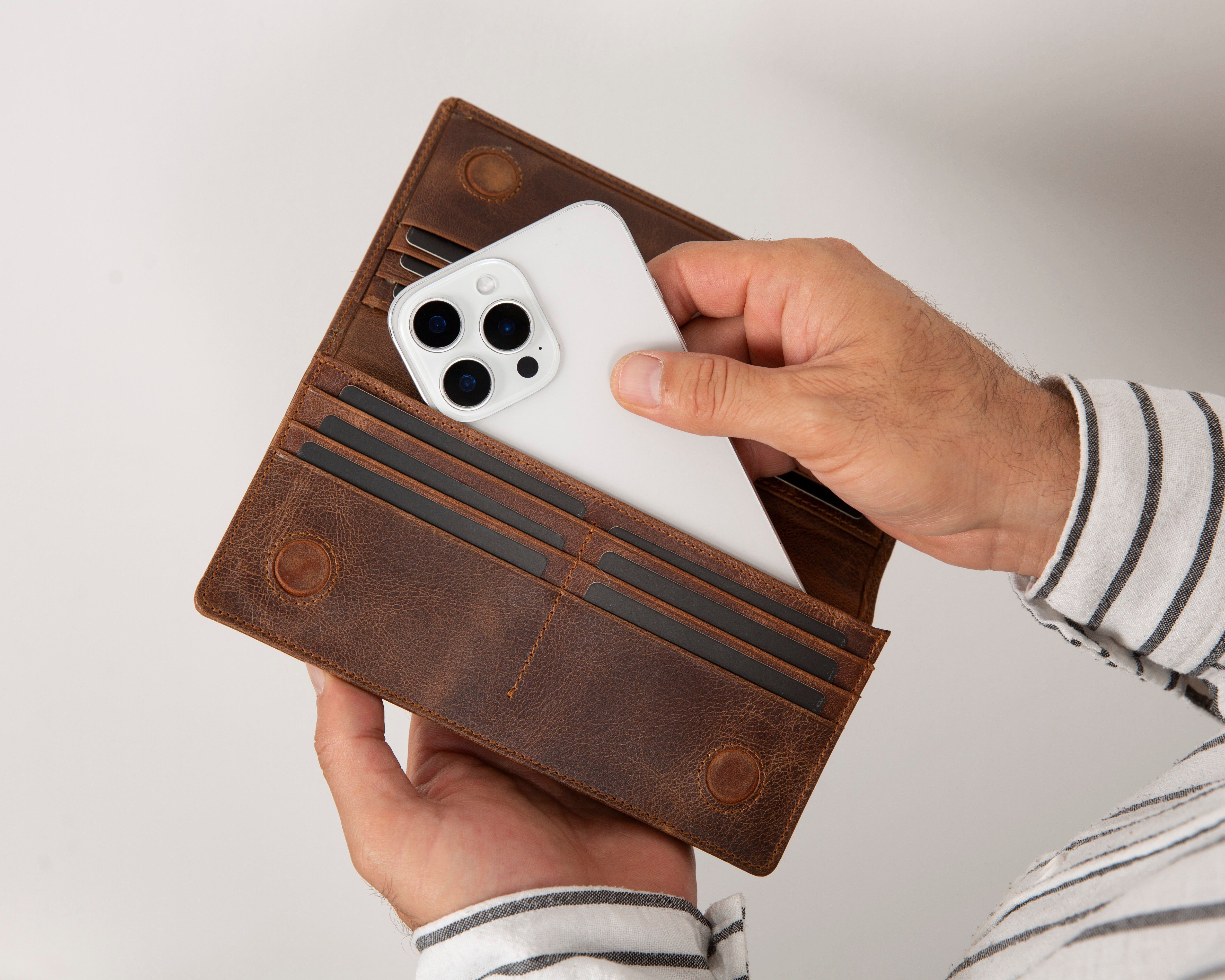 Aura Leather Universal Wallet