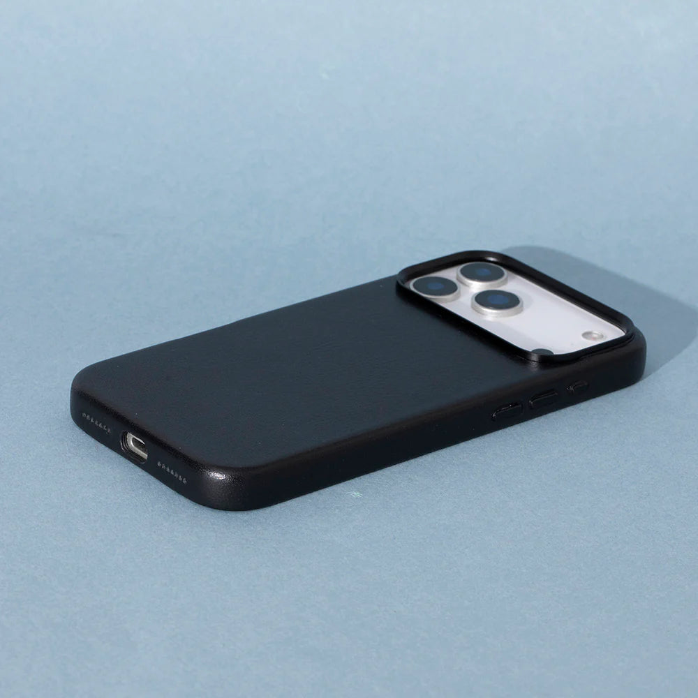 Prestige iPhone 17 Pro Leather Case